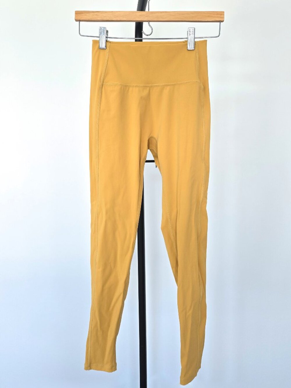 Alphalete Pulse Kinetic Leggings in Size S